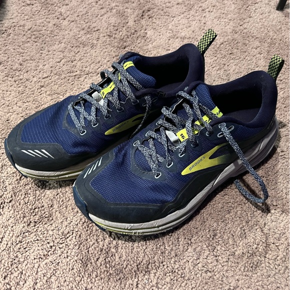 Brooks Cascadia 16 - Picture 2 of 9